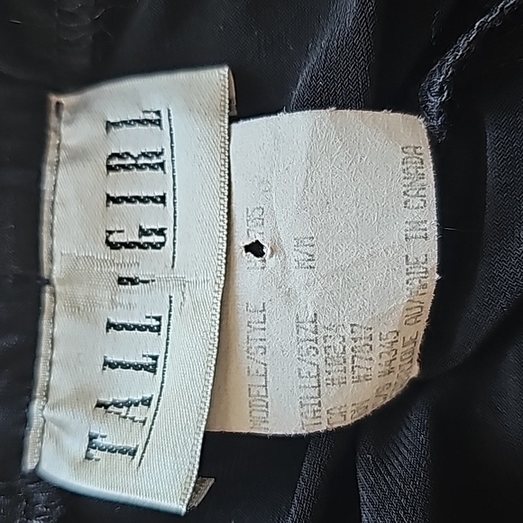 🌺 Tall Girl Black Maxi Dress with Beautiful Gem Detail - Picture 4 of 5